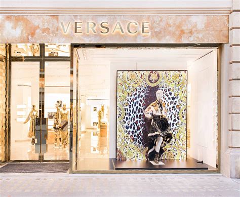 versace garderoba|Versace shop online.